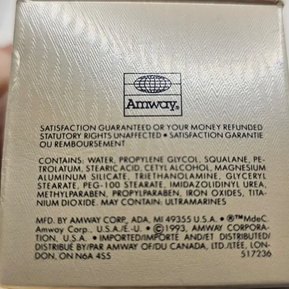 NIB Artistry Creme Foundation 1oz Honey Bisque 1993‎